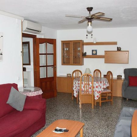 Апартаменты Apartamento Plaza Reina Малага Экстерьер фото