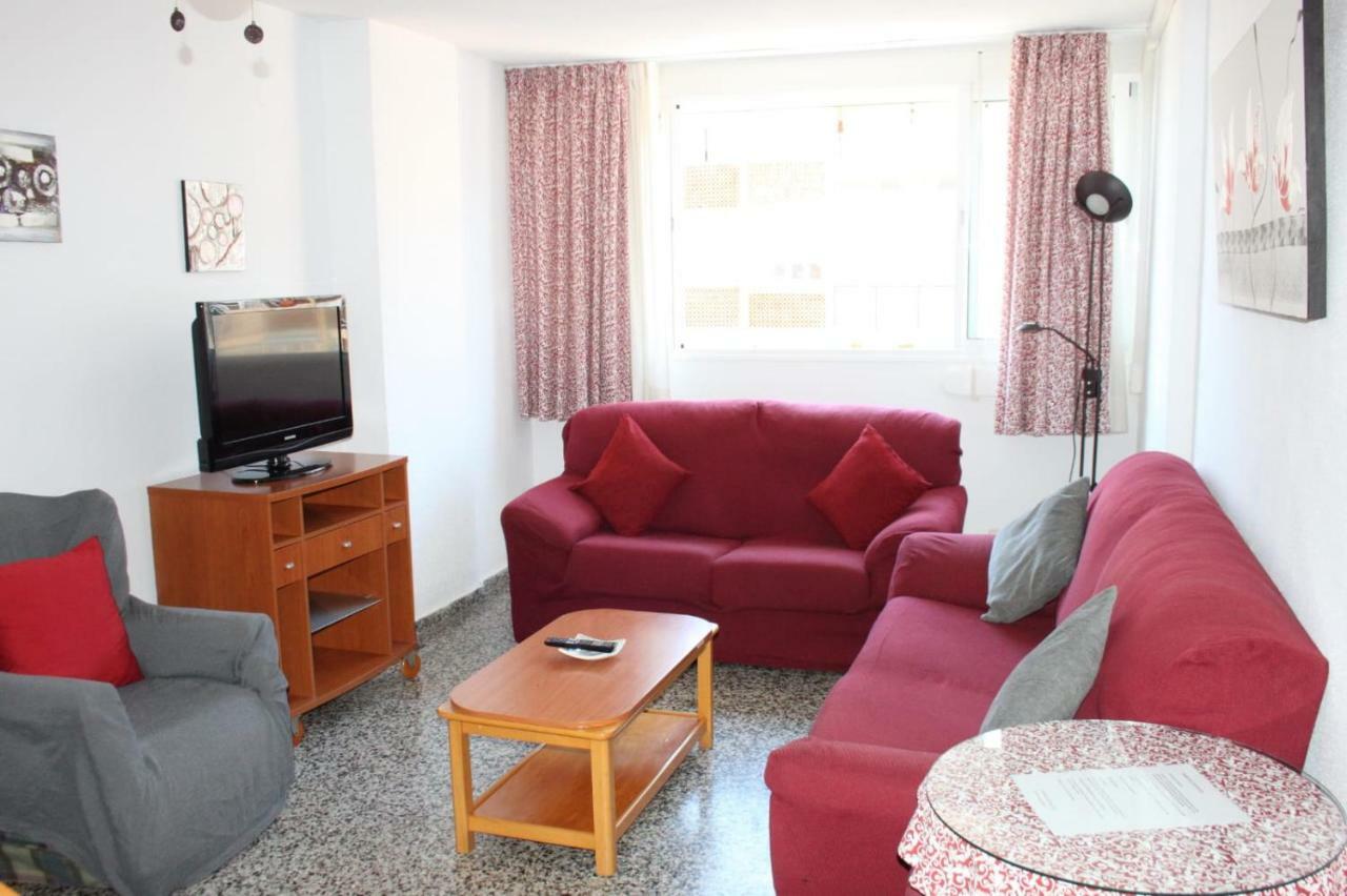 Апартаменты Apartamento Plaza Reina Малага Экстерьер фото