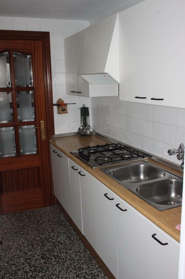 Апартаменты Apartamento Plaza Reina Малага Экстерьер фото